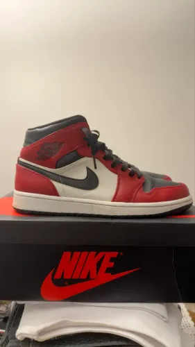 Tênis Jordan 1 Chicago Mid - Tamanho 41