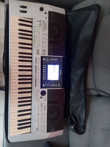 Teclado ? Yahama 710