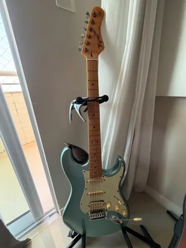 Guitarra Tagima TG-540 Strato HSS Lake Placid Blue