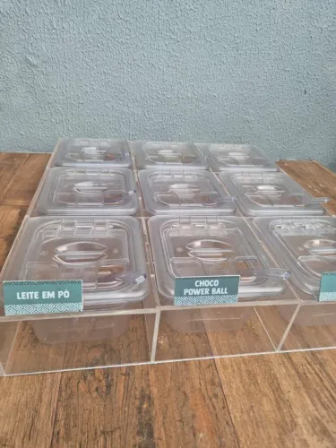 Kit Completo SORVETERIA / AÇAÍ Self Service - 27 Cubas + Base Acrílico + Colheres
