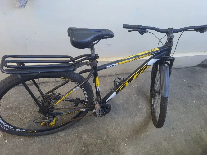 Bike GTS FEEL GO Ar 29. Acompanhar PARALAMAS+ Bagajeiro+ porta garrafa.
