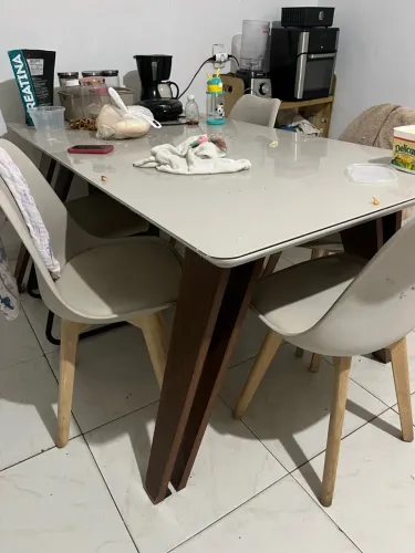 Mesa de jantar seis lugares 180cm