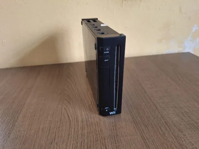 Nintendo wii somente o console funcionando mas leia anúncio