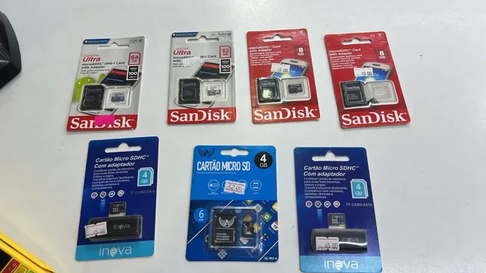 Cartões de memória e Pen drive com preço de Shoppe em loja física