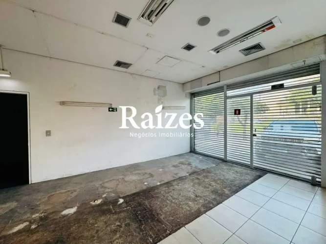 Imóvel Comercial com 310m² à Venda ou Locação na Av. João Naves de Ávila em Uberlândia