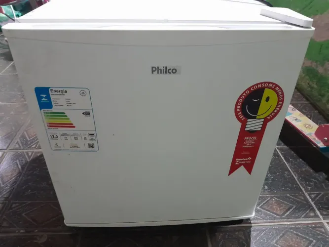 Frigobar philco novo,com três meses de uso.