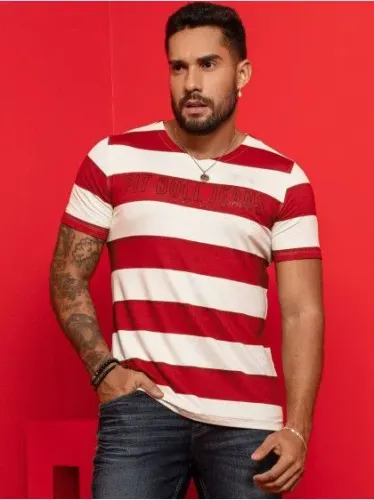 Camiseta Masculina Listrada com Gola V Total Conforto