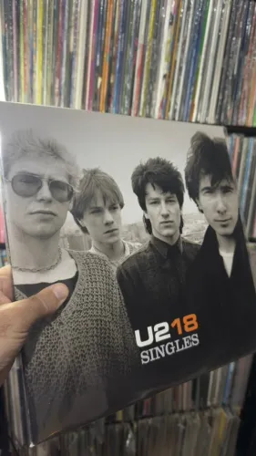 Vinil U2 18 Singles