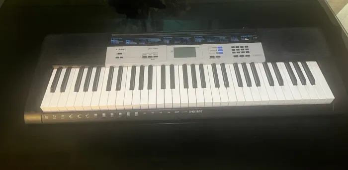 Teclado musical CASIO CTK-1150 com observações