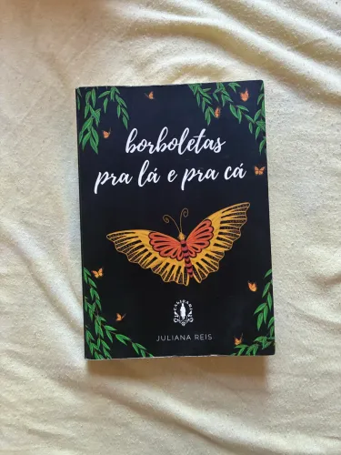 Livro Borboletas pra la e pra ca