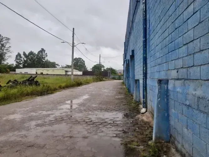 ÁREA CERCADA EM CONDOMÍNIO PLANA C/ PEDRISCO BAIRRO LAVRAS GUARULHOS SP