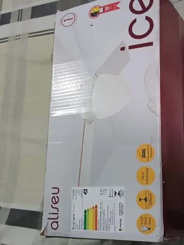 Ventilador de teto novo na caixa 220 v