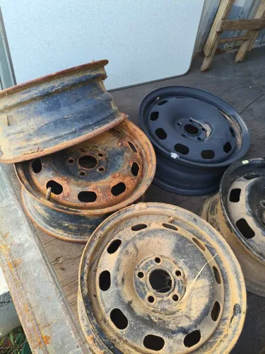Rodas Volkswagen Fox e Audi aro 15 