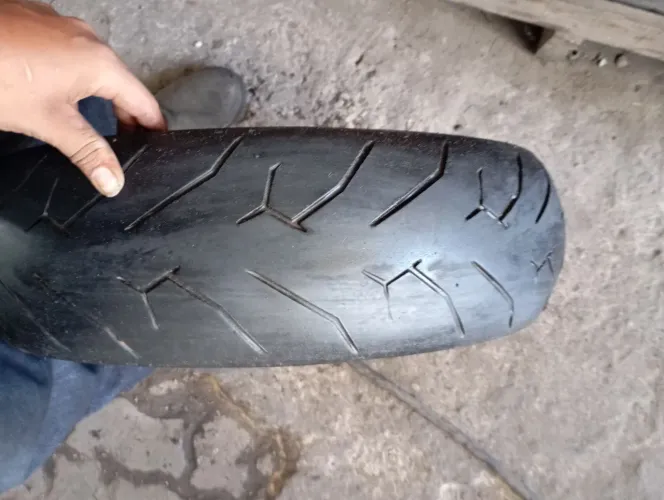 Pneu meia vida 140/60 17 fz15/cb250