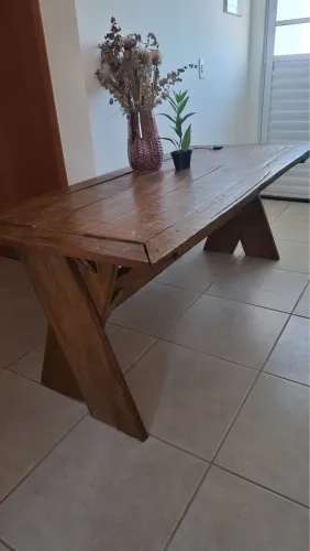 Mesa de madeira Maciça 