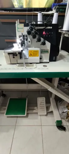 Overlock Industrial Bracob 4 Fios Ponto Cadeia Direct Drive