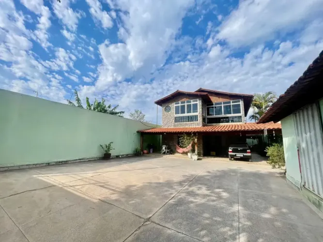 EXCELENTE CASA PARA LOCAÇÃO NO BAIRRO XANGRI-LÁ