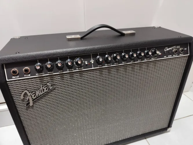 Amplificador Fender Champion 100
