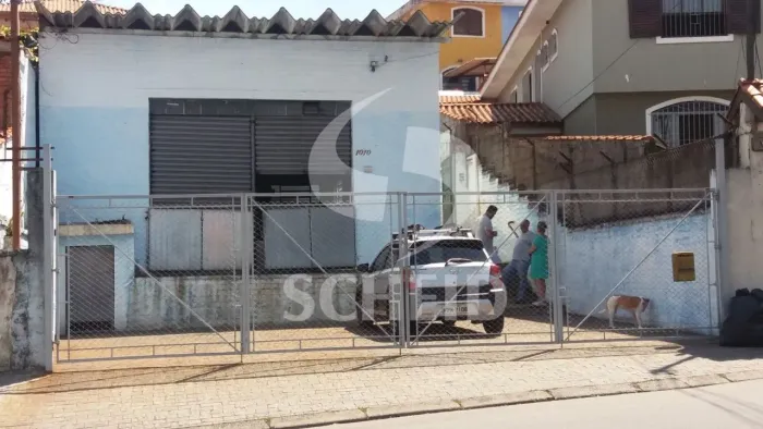 Galpão Comercial com 150m2 de construção na Zona Sul.