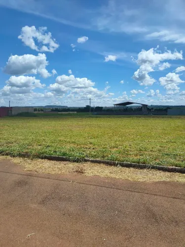 (AGIO) OPORTUNIDADE NA OURO VERDE! LOTE DE 250m² COM INFRAESTRUTURA COMPLETA!
