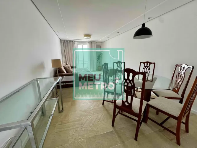 Apartamento à Venda com 3 dormitórios, no Centro, em Florianópolis.