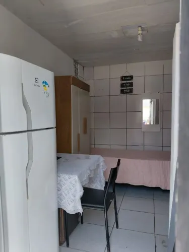 Alugo suíte com mobília completa