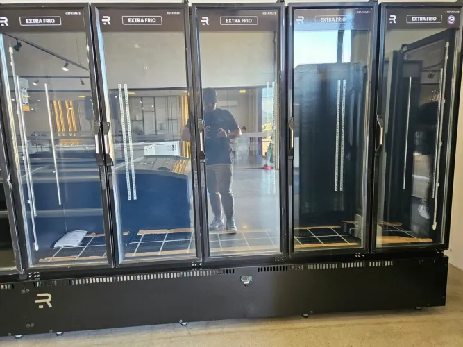 auto serviço 5 portas expositora de cervejas - a pronta entrega 