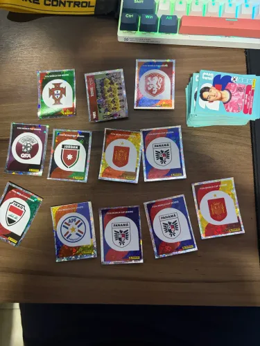 ? FIGURINHAS DE FUTEBOL À VENDA ? Comuns R$1 | Brilhantes R$4