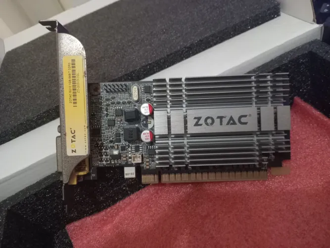 Placa de Video G210 1GB