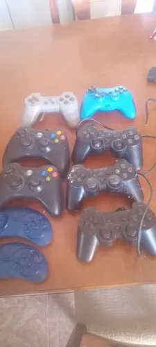 Lote de controles originais pra tira peças
