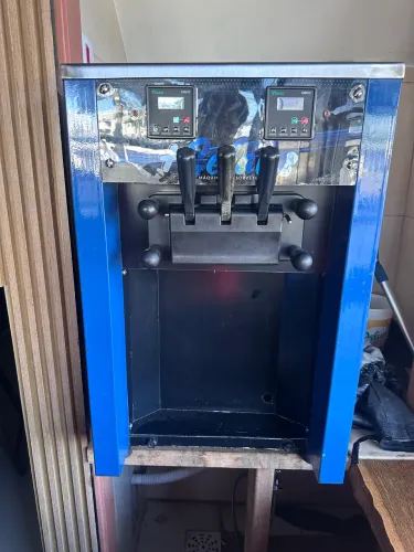 Máquina de sorvete e açaí 