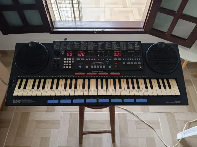 Teclado YAMAHA