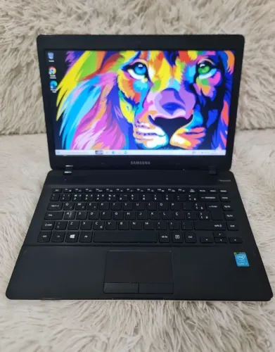 NOTEBOOK SAMSUNG ESSENTIALS i3 5°GERAÇÃO 2.0GHZ 4GB DE RAM SSD256GB TELA 14 FULLHD NOVINHO