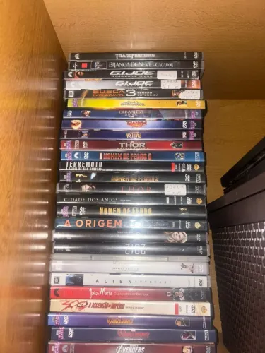 Coleção de filmes em formato DVD