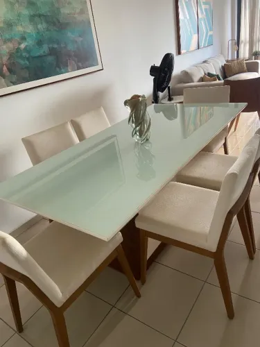 Mesa de jantar com 6 cadeiras
