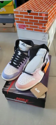 Jordan 1 Skyline