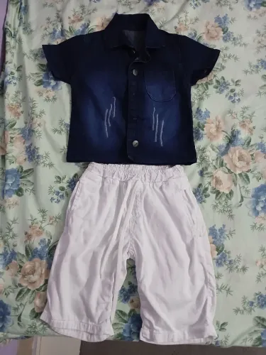 Lote de roupas infantis