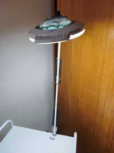 Lupa estética de mesa