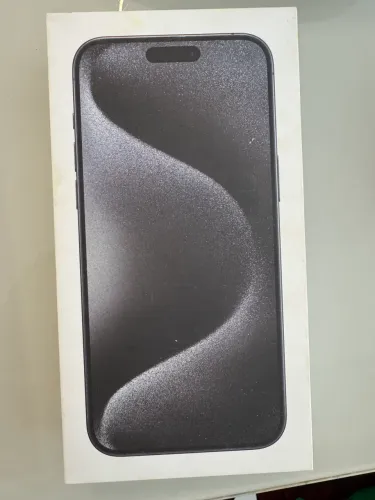 iPhone 15 Pro Max - 256gb - 84% saúde da bateria.