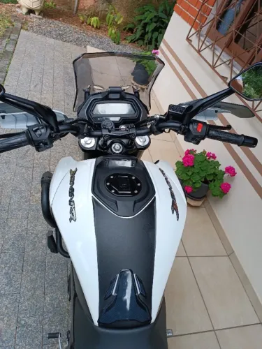 Dominar 400 ano 2025 com 12 mil km
