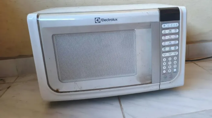 Micro-ondas Electrolux 31L MEF41 220V - Liga, mas não esquenta (Para Conserto/Peças)