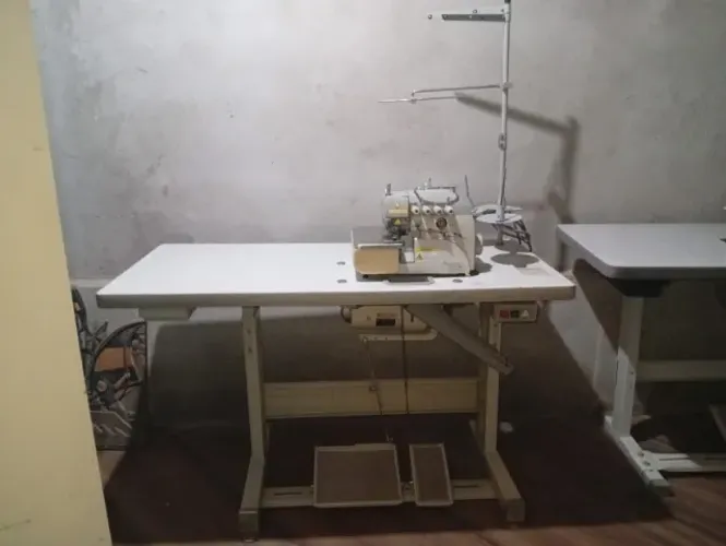 Máquina de costura Overlock Singer e Galoneira Bracob