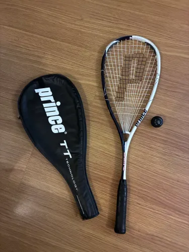Raquete de squash. Marca Prince Power Coop com capa
