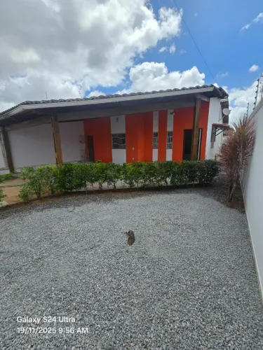 Vende-se casa. No plaza garden com três quartos, piscina Valor R$230mil reais