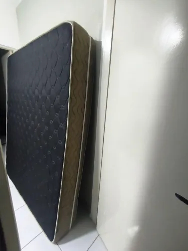 Cama box com colchão de molas