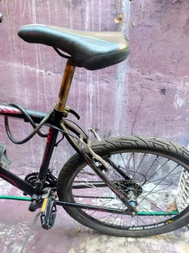 Bike Caloi Aro 26 exelente peus novos,marchas novas guidao diferenciado . Valor 350