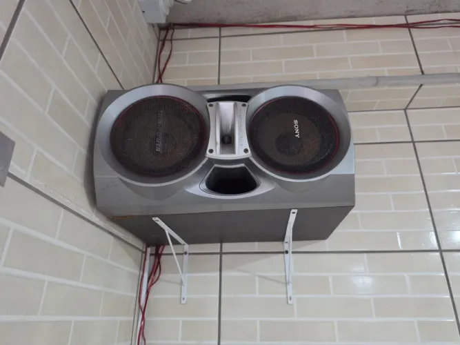 Caixa de som Sony Twin Woofer