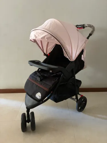 Carrinho de Bebê 3 Rodas Menina Rosa Semi Novo