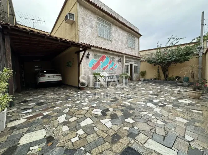 CASA DUPLEX COM 4 QUARTOS EM VAZ LOBO