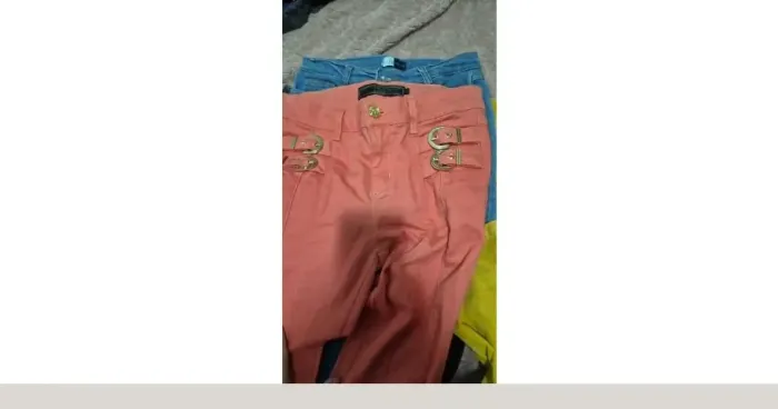 Calça Versace for Riachuelo Coral com Fivelas Douradas Tam 38